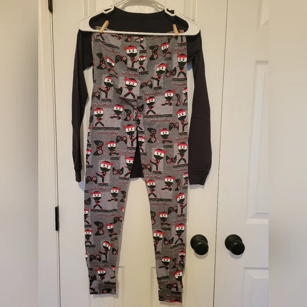 The Children's Place Boys Youth Ninja Pajama Set - Black and Gray
